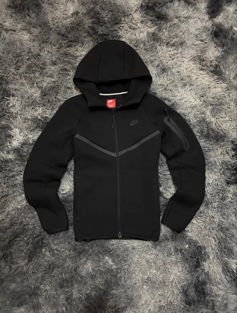 Black Nike tech hoodie